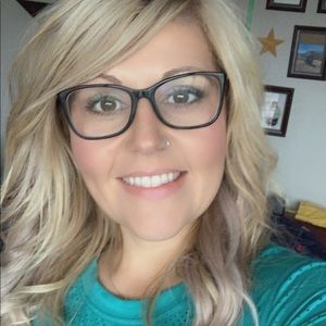 Meet your Posher, Holly